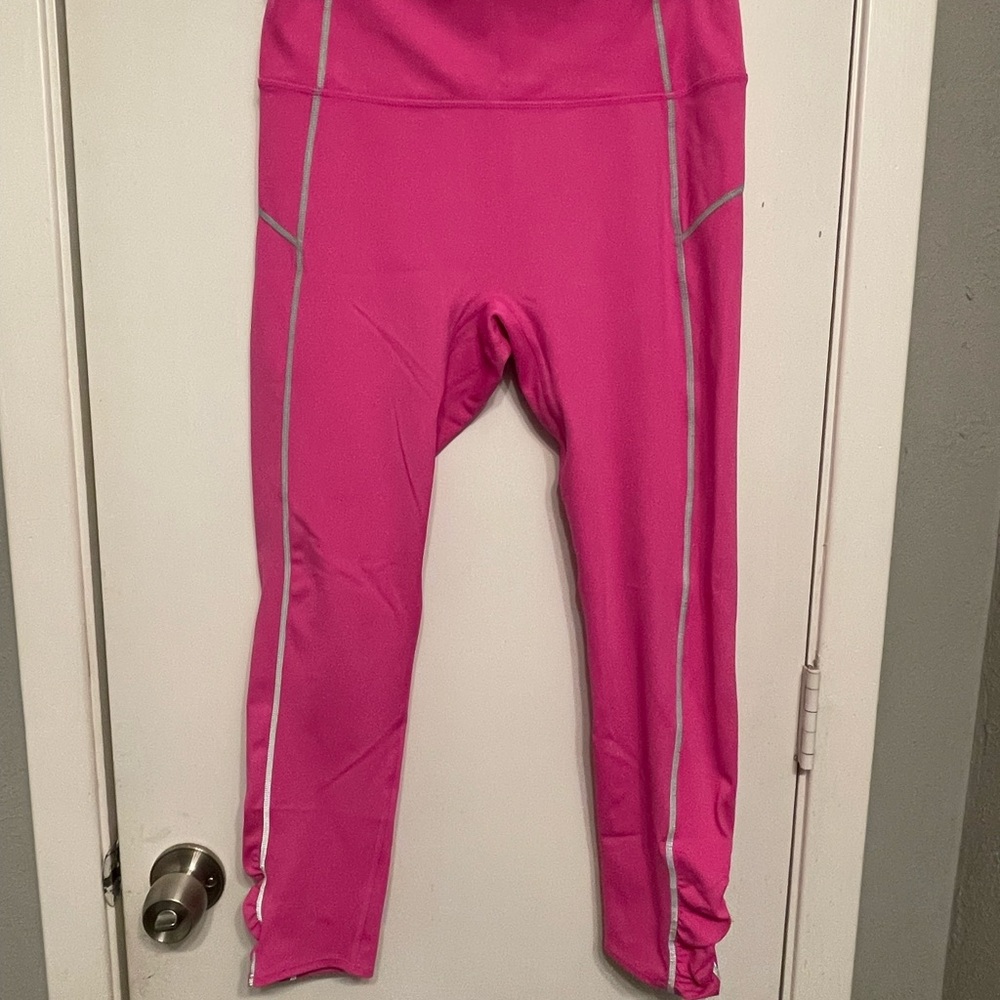 Free People FP Movement You're a Peach Pocket Leggings Berry Blitz Size Medium
